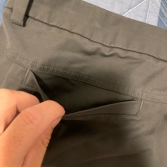 Men’s Lululemon Commision Classic Fit Shorts 36 waist - Picture 8 of 8